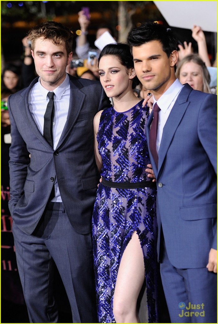 Taylor Lautner tiết lộ rằng, cảnh quay cuối cùng của bộ phim là cảnh để lại nhiều cảm xúc nhất đối với toàn bộ thành viên của gia đình "Twilight".